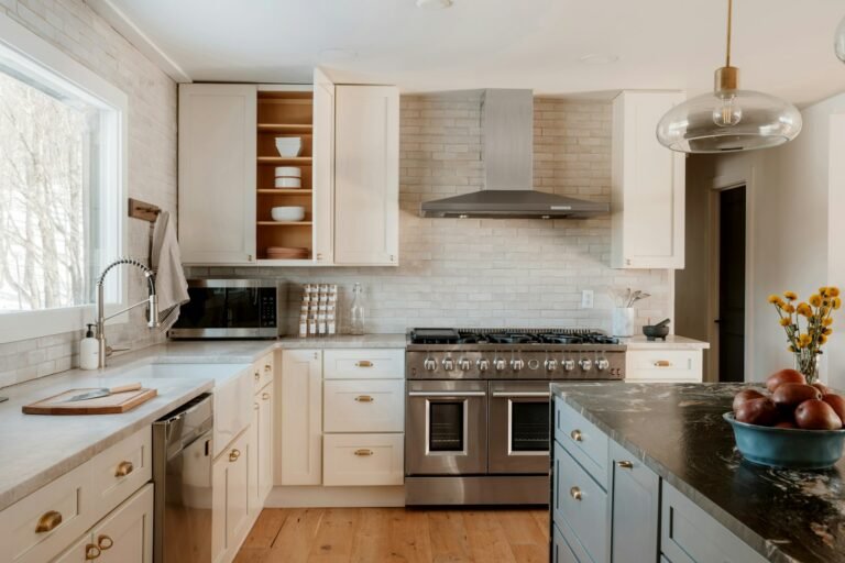 Kitchen cabinet painting Vancouver